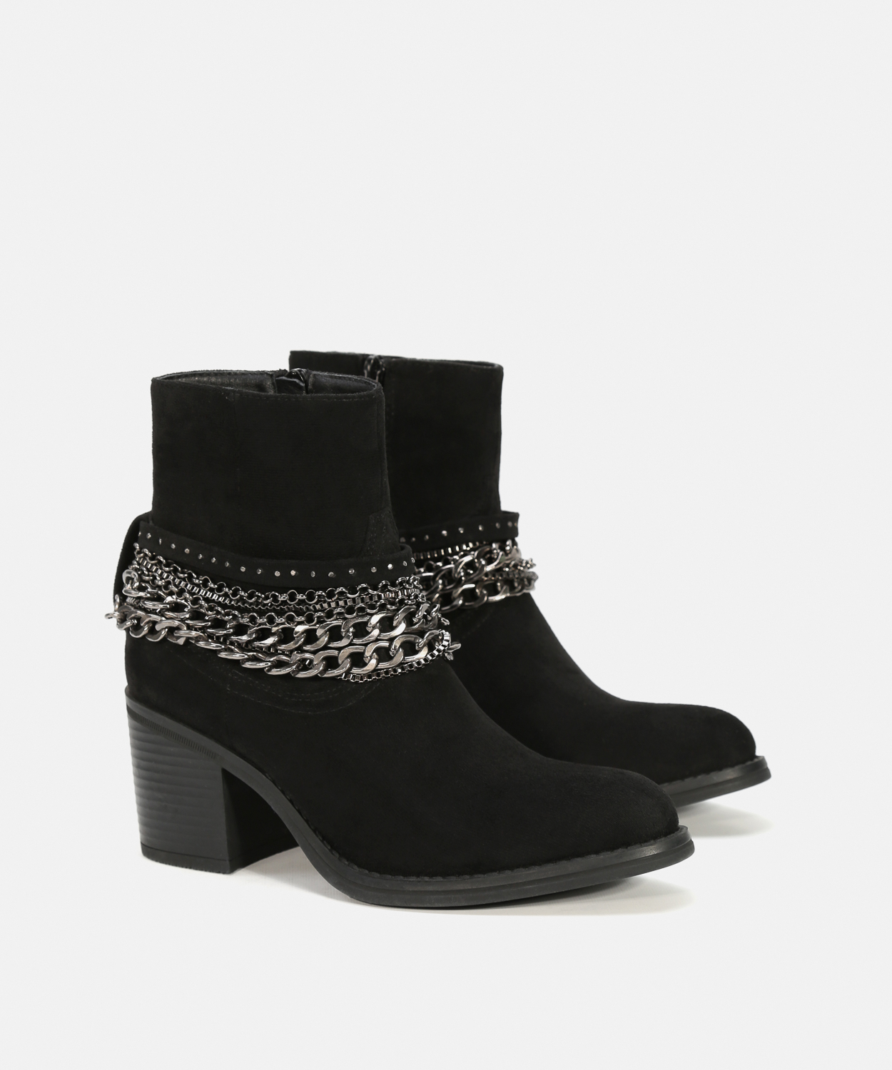 Botins pretos salto adorno corrente image number null